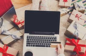 7 Tips to Stay Safe While Online Holiday Shopping